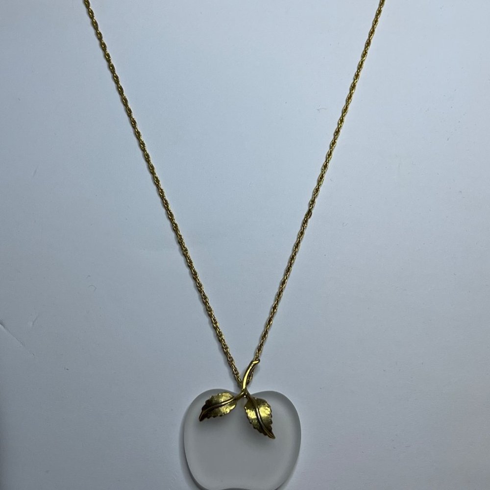 Avon Gold Tone Rope Chain Necklace With Apple Pendant